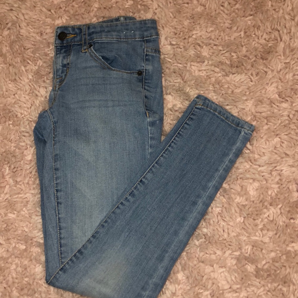 gently worn mossimo light washed denim jeans